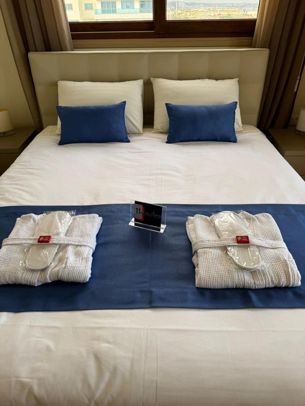 11 Suites - Golden Sunrise Suite Λάρνακα Δωμάτιο φωτογραφία